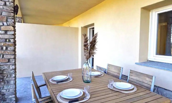 Talasani Apartment | Talasani ; Appartement Moderne Avec Piscine