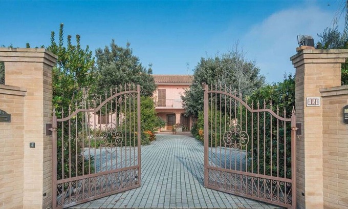 Castelfidardo Villa | TALIA stay "at Villa Rea