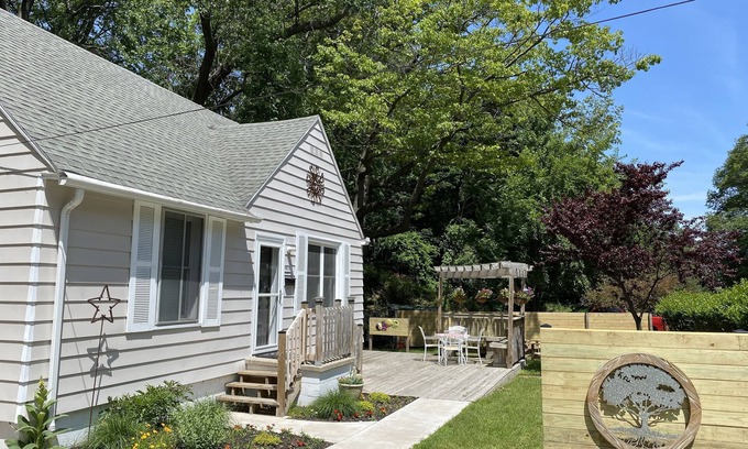Beachwood-Bluffton House | Tall Oaks -nearby walk to the beach -Muskegon Pere Marquette park in Bluffton