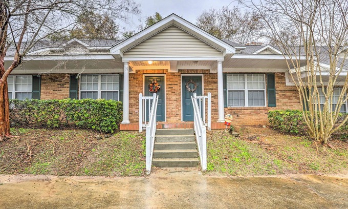 Tallahassee House | Tallahassee Townhome 4 Mi to College Town!