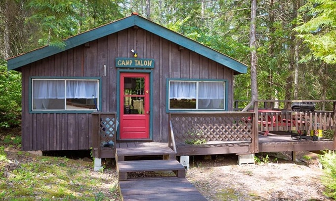 Papineau-Cameron Cottage | Talon Cottage