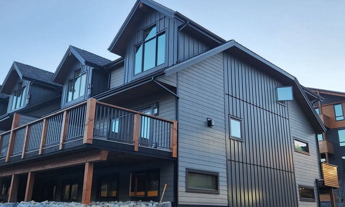 Canmore House | Tamarack Steamside Deluxe Chalet - Private Hot Tub