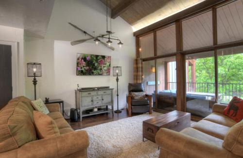 Purgatory House | Tamarron Gambel Oak - 757