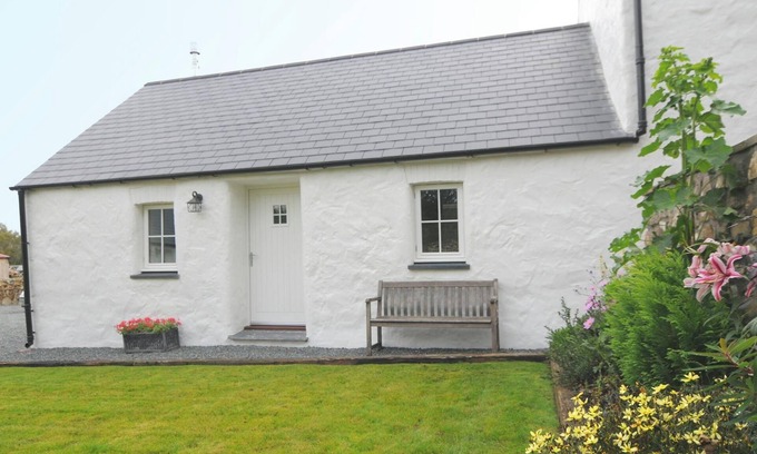 Dinas Cross Cottage | Tan Y Bryn Y Bwthyn, Newport