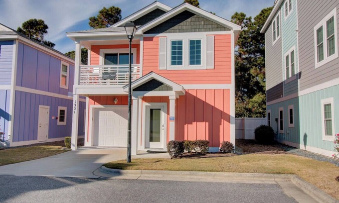 Bermuda Bay House | Tangerine Dream at Devonshire Place ,Beautiful expansive property close to the beach + great amenities