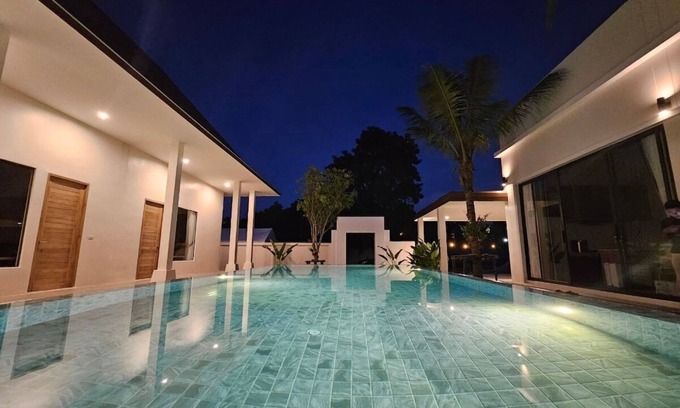 Phuket Villa | Taraburi's Finest: Brand New Build Poolside Bliss!