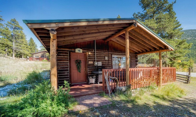 Leadville Cabin | Tashi's cozy, romantic cabin in Leadville Colorado