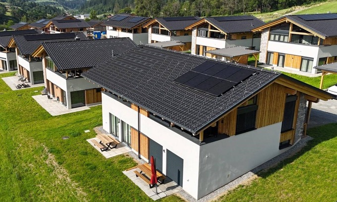 Sankt Lambrecht House | Tasteful ski-in ski-out lodge