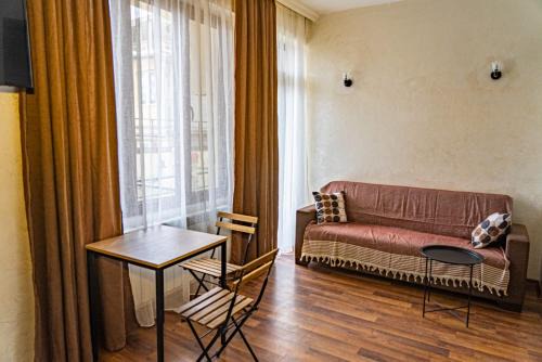Old Boulevard Apartment | Tavdadebuli apartment