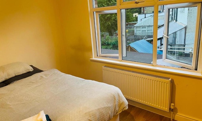 Thurlow Park Apartment | Tavern 3