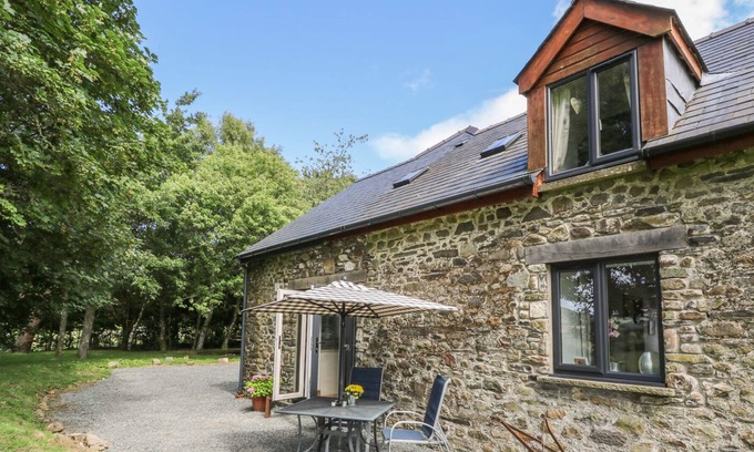 Builth Wells Cottage | TAWELFAN, family friendly, with a garden in Beulah