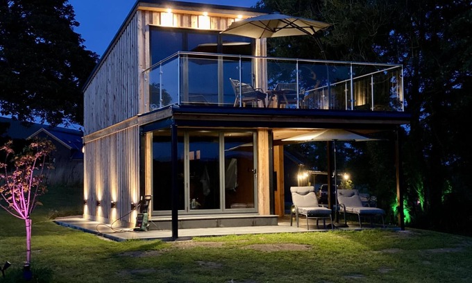 Tiers Cross House | Tawny Lodge - Luxurious 1 Bedroom - Blossom Farm