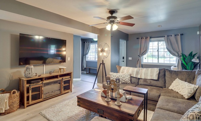 Taylor Condo | Taylor Condo Rental w/ Fireplace ~ 5 Mi to Airport