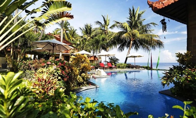 Penuktukan Hotel | Teluk Karang Dive and Spa Resort Bali