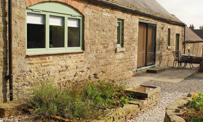 Beeley Cottage | TEMPERANCE CROFT, romantic, with a garden in Chesterfield