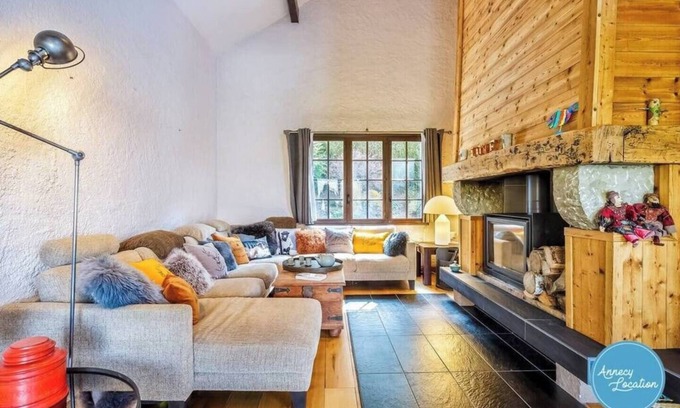 Bluffy House | Tempo de l'O : at the foot of the Dents de Lanfon.
