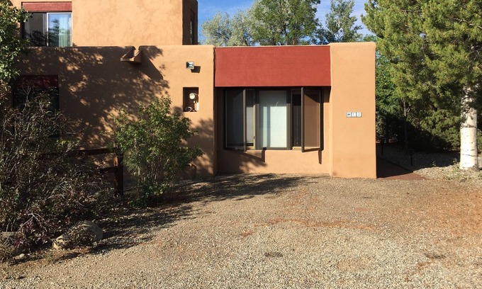 El Prado Condo | Tennis & Ski Condo with swimming pool