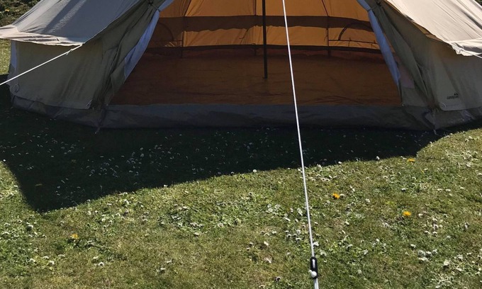 Croyde RV Rental | Tent-Communal washroom facilities-5m Bell Tent