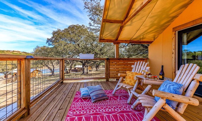 Hunt Cabin | Tent | Pool Firepit Lake Hot tub River Heat/AC