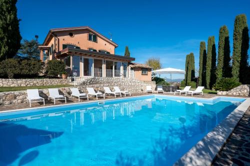Segni Villa | TENUTA CAVI 6&4, Emma Villas