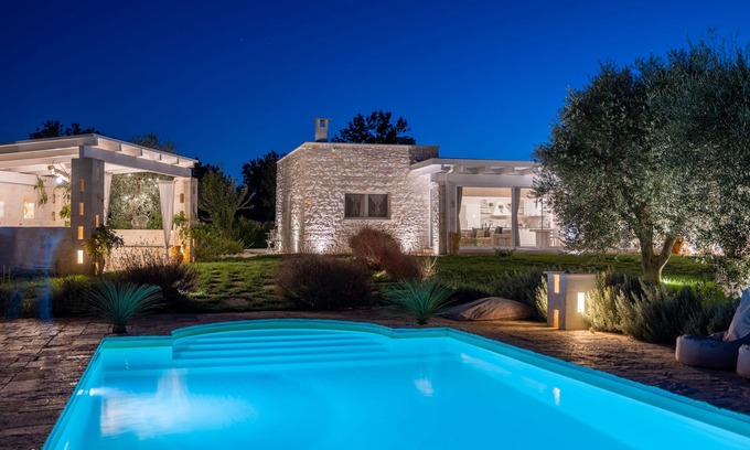 Ostuni Villa | TENUTA TRAGHETTO villa w saltwater heated pool