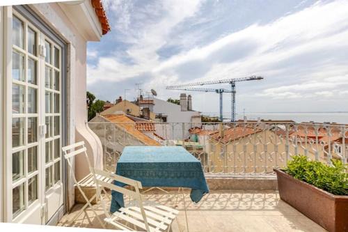 Lisbon Old Town Apartment | Terraço Lapa