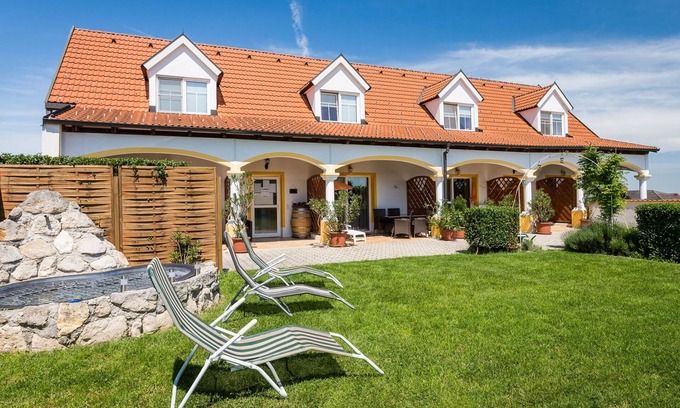 Morbisch am See Apartment | Terrace apartment on two levels