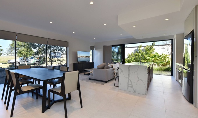 Morisset Park House | Terrace Sorrento - Trinity Point: Spectacular Lake Views in Every Direction.