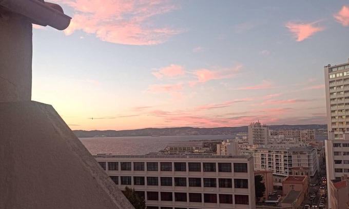 7th Arrondissement Apartment | Terrasse vue mer et Notre Dame de la Garde, à 2 min de la Plage des Catalans