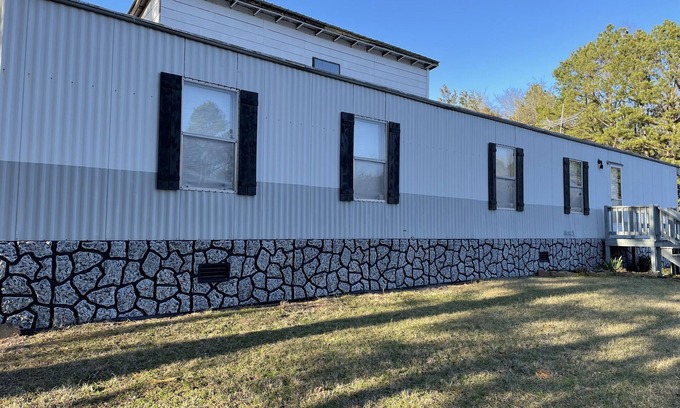 New Blaine House | Terrific 2-bedroom mobile home with plenty of outdoor space to enjoy nature.