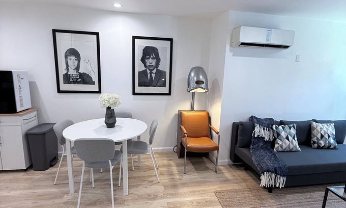 Hollywood House | Terrific 2-bedroom house with in the heart of Hollywood!