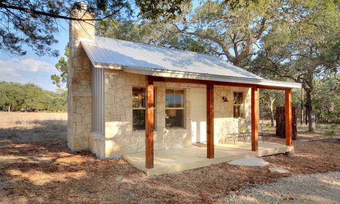Wimberley Cabin | Texas Sage I Cabin close to the Square!
