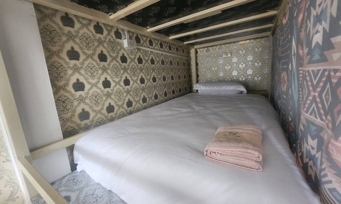 Choeng Mon Bed & Breakfast | Cozy 1-bedroom bed & breakfast in superb Chaweng Choengmon Road with WiFi, AC