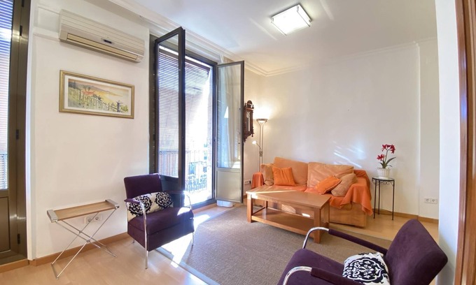 Old Town Apartment | TH61 Apartment Plaza de la Font