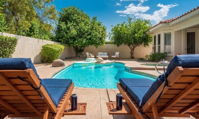 Bermuda Dunes Villa | That Yellow Door-4 bedroom/2.5 bath w/Pool & Spa