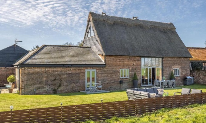 North Burlingham House | Thatch Barn
