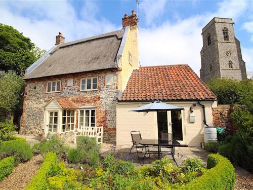 Trunch House | Thatch Cottage