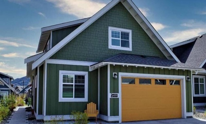 Okanagan-Similkameen Cottage | The Acorn Squash Cottage #59