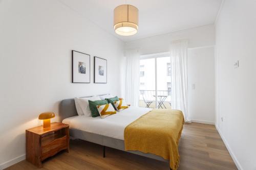 Santo Amaro Apartment | The Alcântara Metropolitan Apartment, Gateway to the City