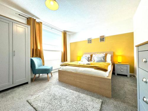 Newcastle-upon-Tyne Apartment | The Alnham, Large 3 bed apartment, Close to the City