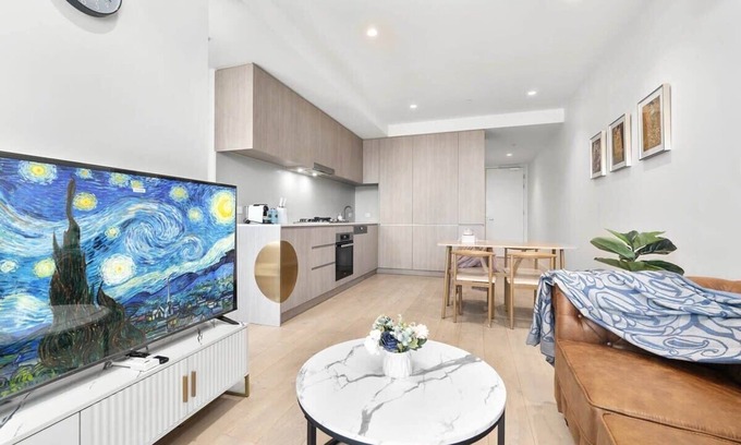 Adelaide Central Business District Apartment | The amazing 1BR CBD Apt Premium Location