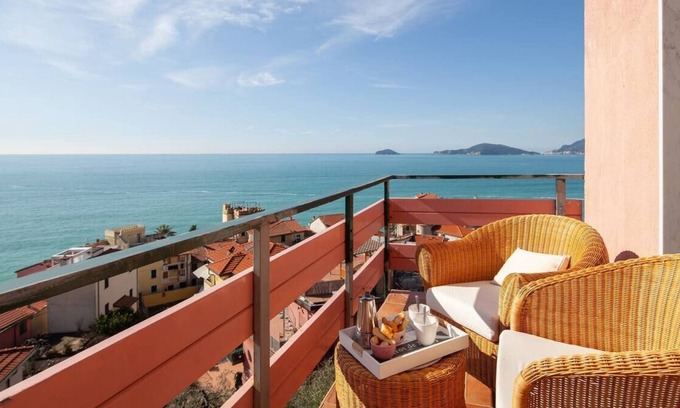 Tellaro Apartment | THE AMAZING VIEW, THE SOUND OF THE SEA