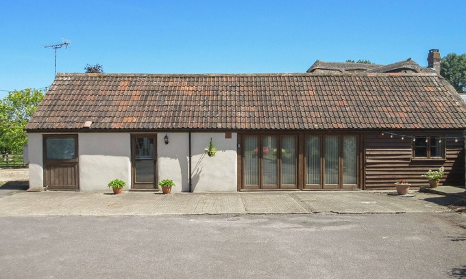 Tatworth Cottage | THE ANNEX PARROCKS FARM, pet friendly, with a garden in Tatworth