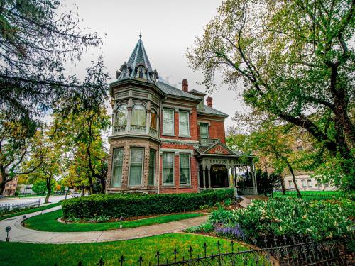 Downtown Salt Lake City Hotel | The Anniversary Inn - South Temple