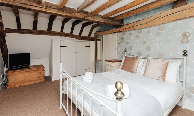 Henley House | The Antelope