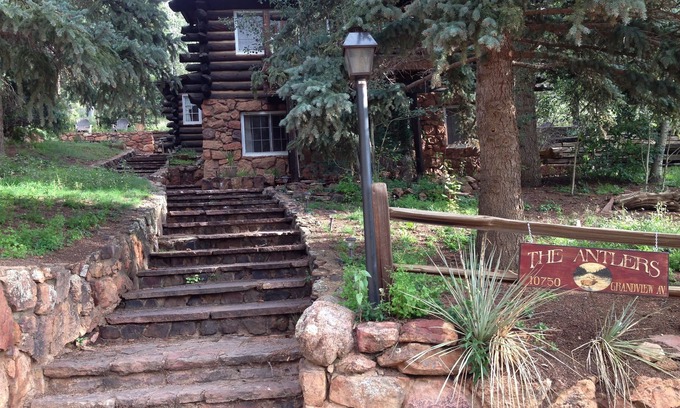 Green Mountain Falls House | The Antlers on Grandview