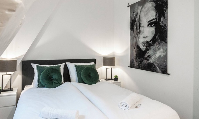 Municipality of Tilburg Apartment | The apartment features 3 good bedrooms, airco and new beds