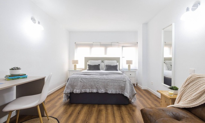 Sant Francesc Apartment | The Apolo Studio in Downtown by Florit Flats