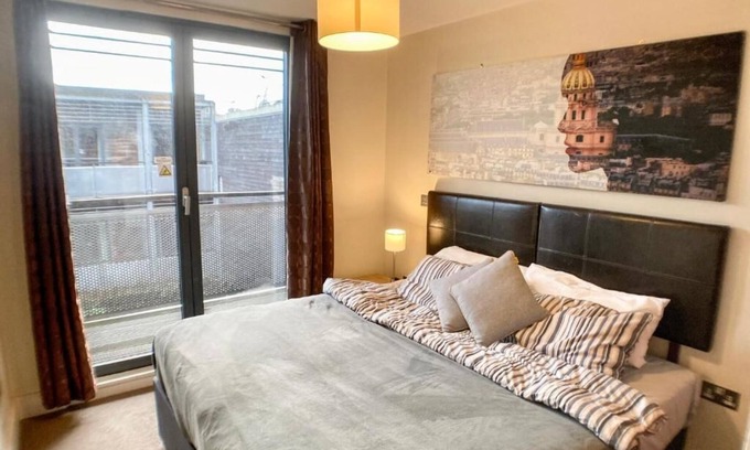 Bordesley Apartment | The Arcadian, Birmingham City Centre, by Lark Accommodation Cosy 1-bedroom Flat