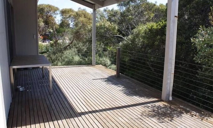 Warrenben House | The Architects House - Architecturally designed home in a scrubland setting with native birdlife and a bush track to the beach